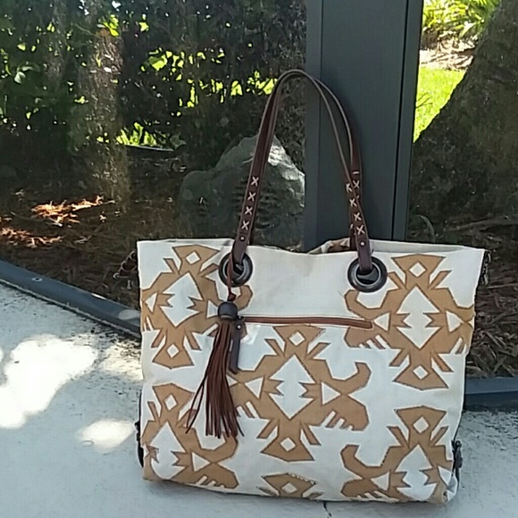 Lucky Brand Handbags - LUCKY BRAND Large Tote